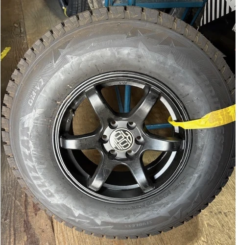 Jantes neuves de 16'' noir mat #AGM661TMB-1 (monté sur pneus Blizak P265/70r16 (HIVER), #FB016576)