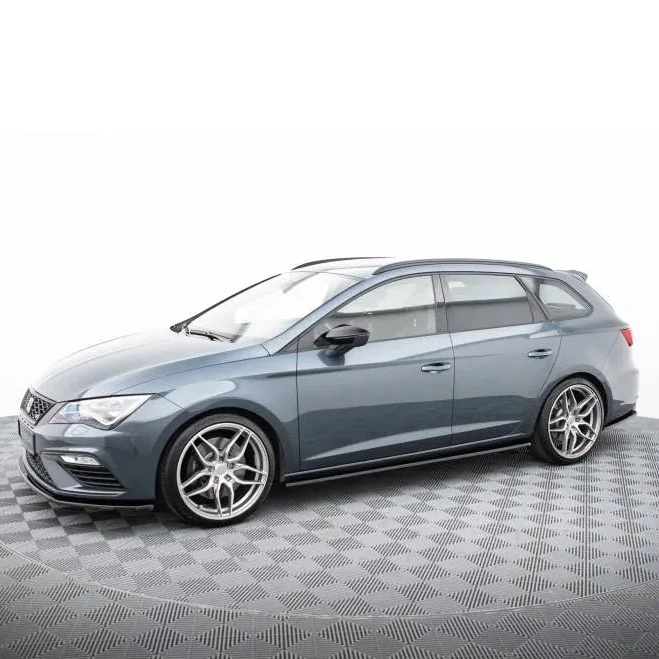 Rajouts de bas de caisse V2 pour Seat Leon 5F MK3 Cupra/FR Noir Brillant Maxton Design