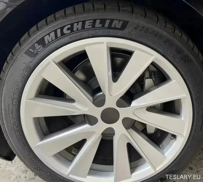 Enjoliveurs de roue sport Tesla 3 18" argent et noir