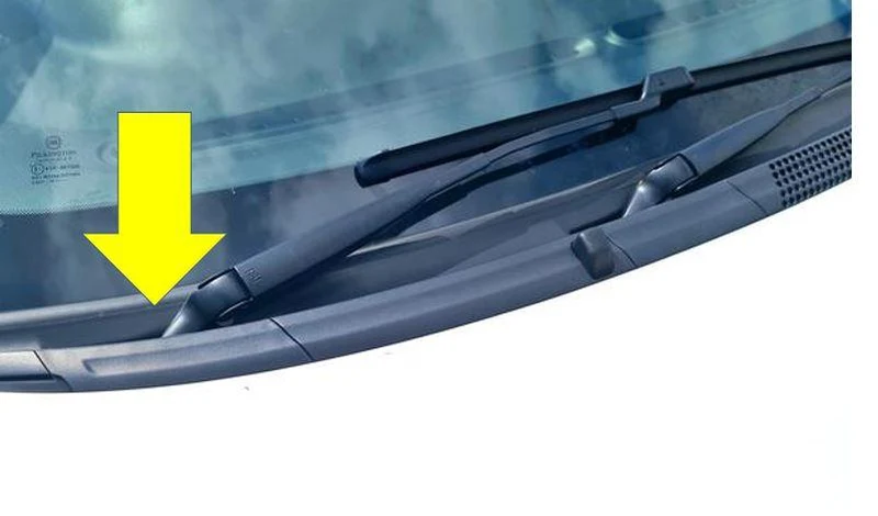 Scuttle Inspection Cover - 500 (Right Hand Drive)